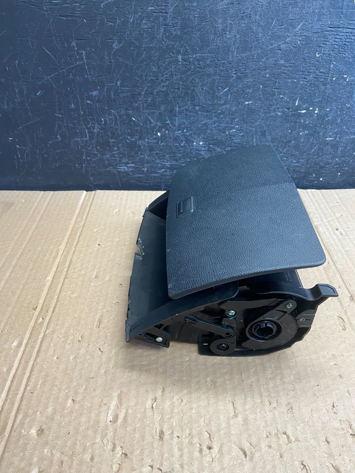2008-2011 Mercedes W204 C300 Navigation Display Screen Monitor w/Cover AF6271 DG2