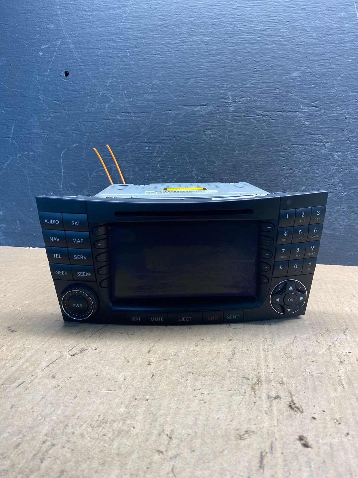 2003-2006 Mercedes Benz W211 E350 E500 Radio Screen Navigation Display AE7859 DW0