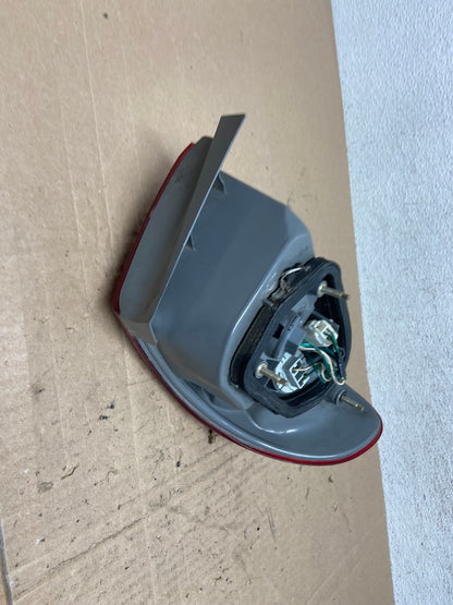 1998 1999 2000 Toyota Corolla Right Passenger Side Tail light AE6443 LK5