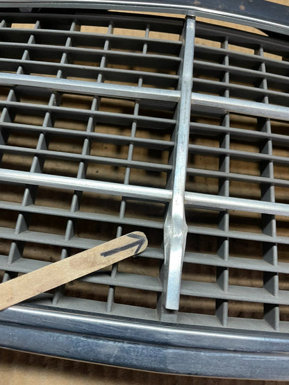 1994-1997 Mercedes C-Class C230 C320 C350 Front Upper Grill Grille OEM AA9119 DG3