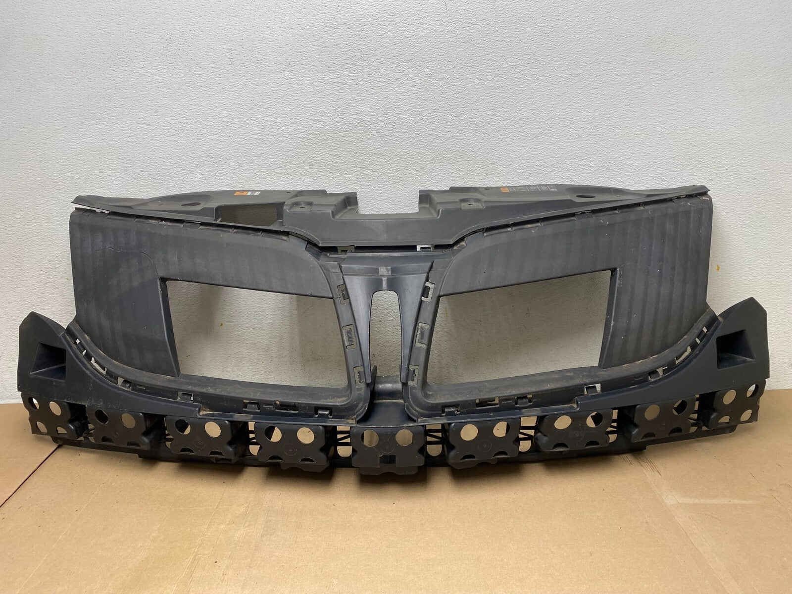 2013 to 2016 Lincoln MKT Grill Grille Support Panel C1146 OEM DG0