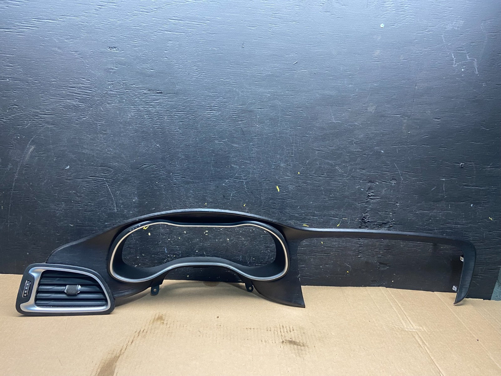 2015-2017 Chrysler 200 Speedometer Cluster Dash Bezel Trim W/ Vent OEM q7213 DG0