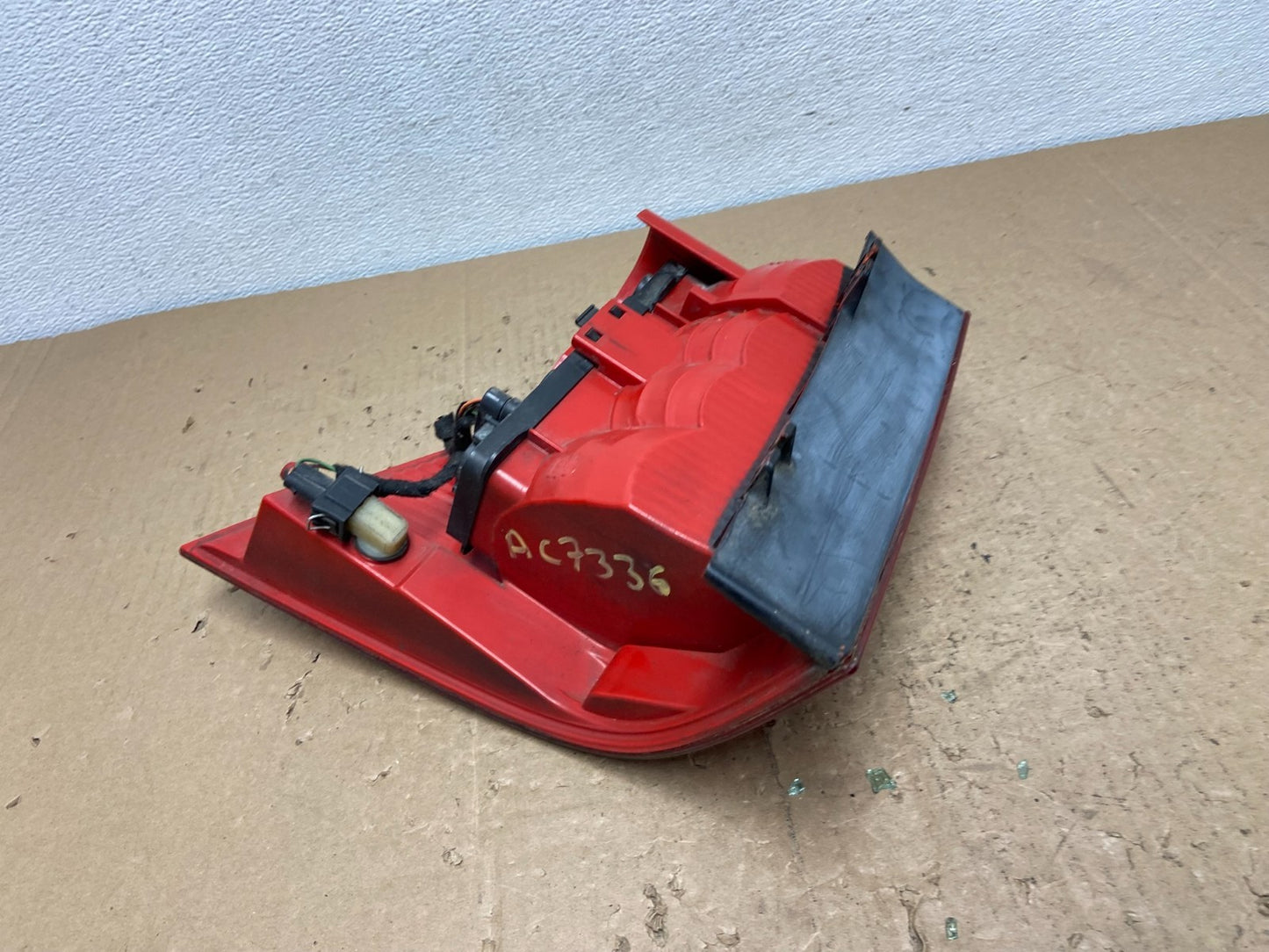 2002-2005 Mercedes ML 350 Ml-Class Right Passenger Rh Side Tail Light AC7336 DW5