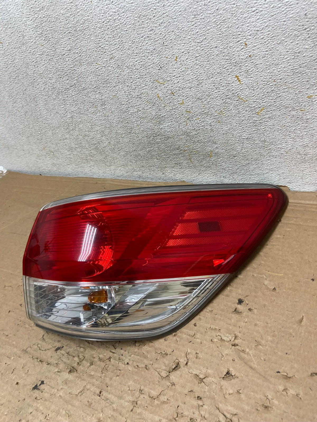2013 to 2016 Nissan Pathfinder Passenger Right Side Tail Light AH9143 LK1