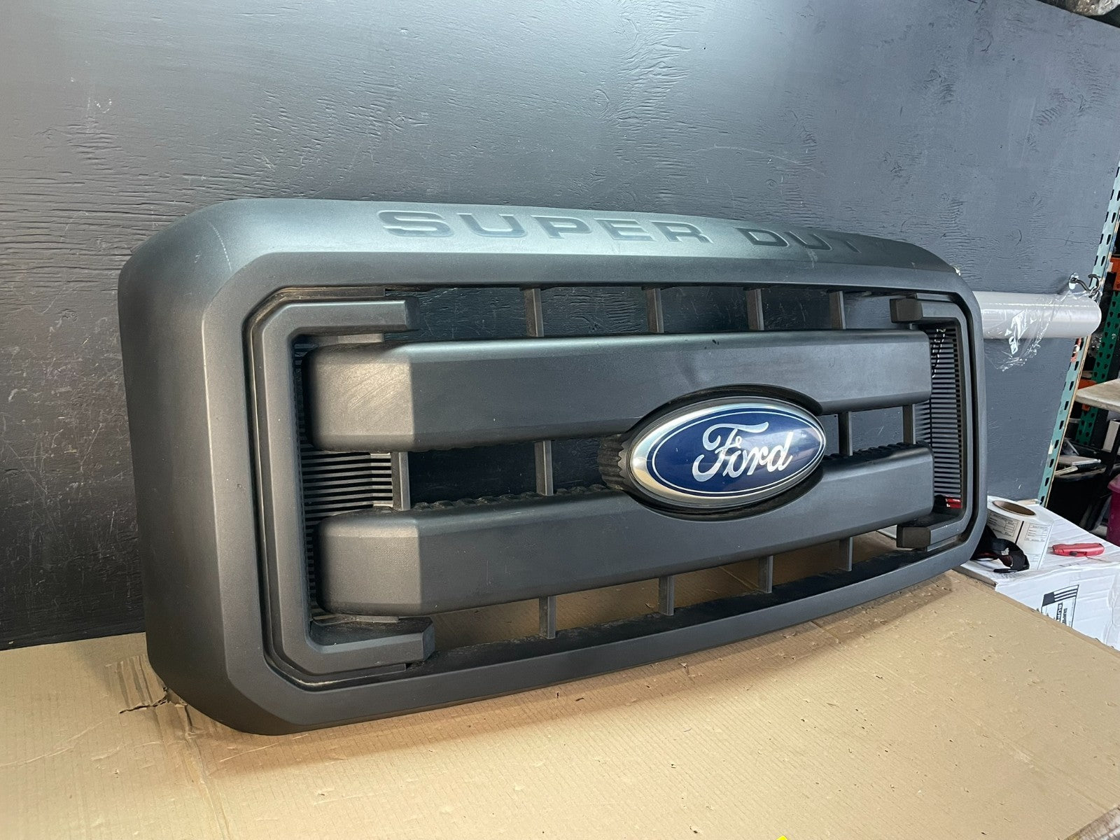 2011 to 2016 Ford Super Duty F250 F350 Front Upper Grill Grille AE3617 DG2