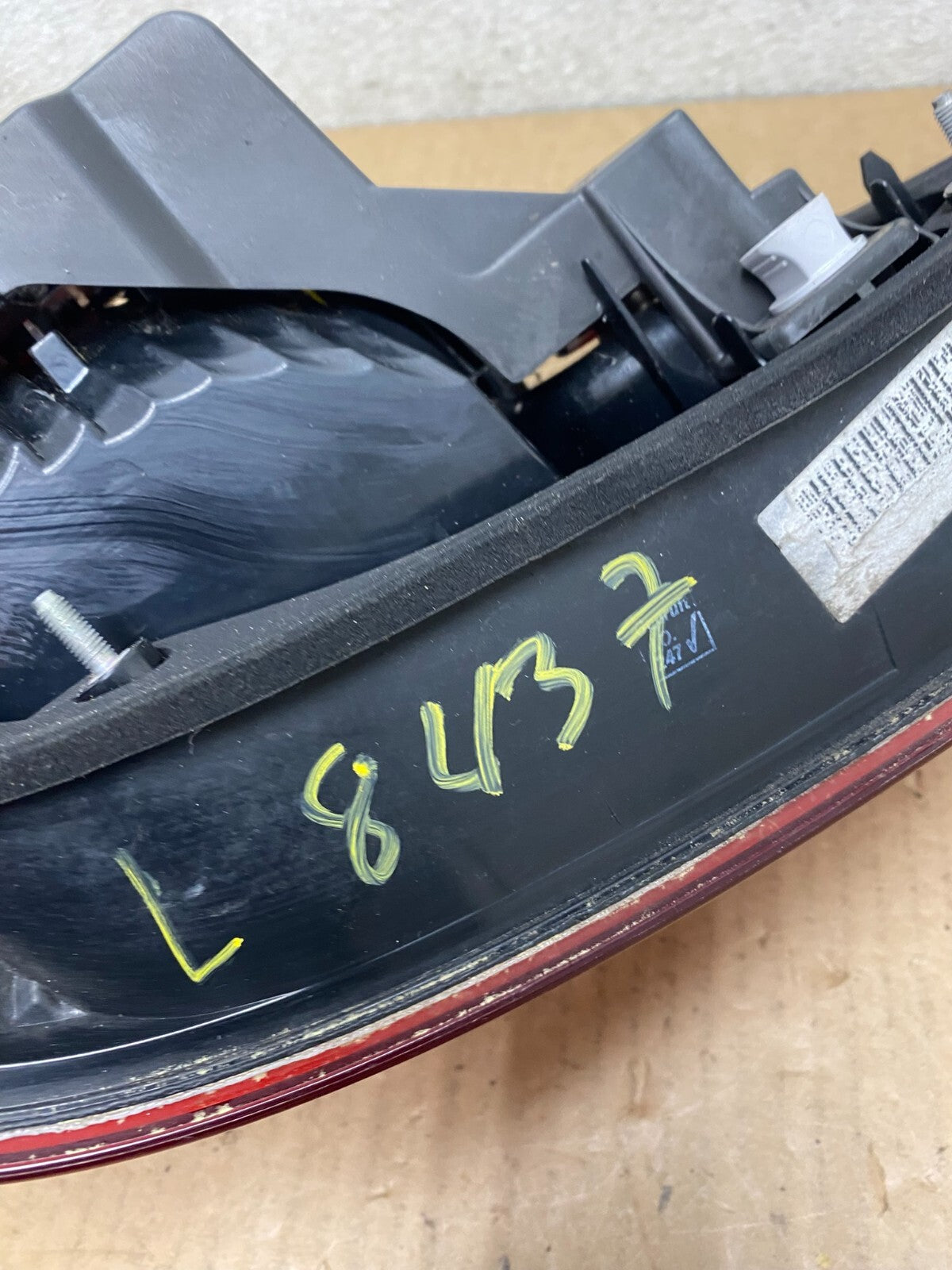 2008 2009 2010 BMW 5 525i 530i Right Passenger Rh Tail Side Light L8437 DW7