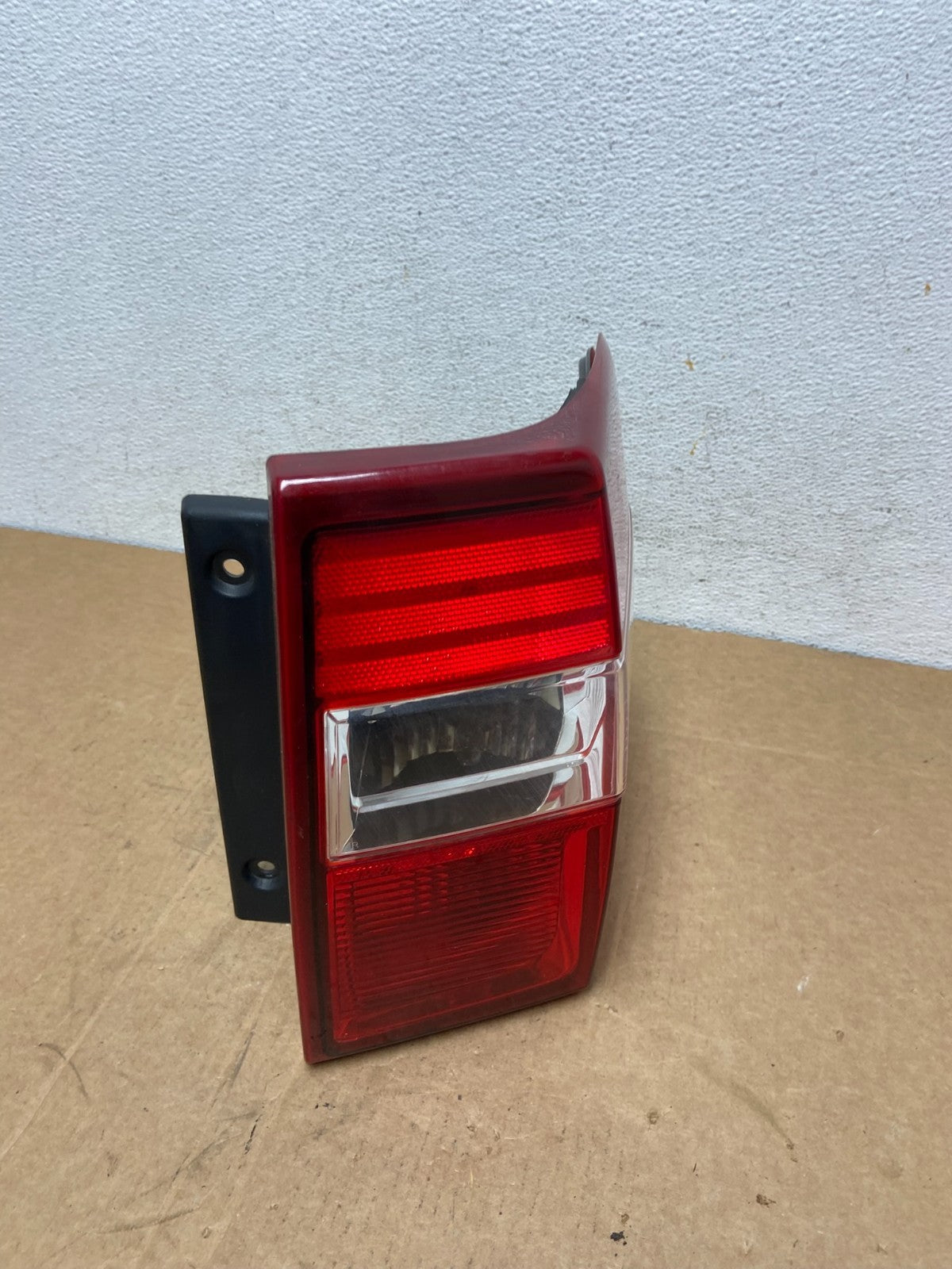 2007 - 2012 Ford Expedition Right Passenger Rh Side Tail light AD6064 DW2
