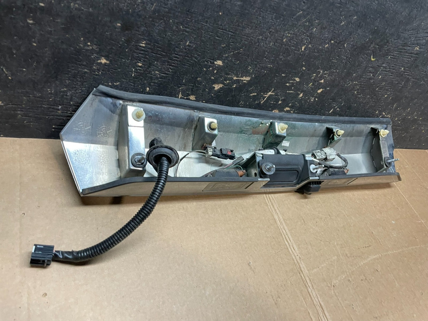 2010-2015 Gmc Terrain Lift Gate Handle Trim Back Up Camera 20942264 Z5737 DG12