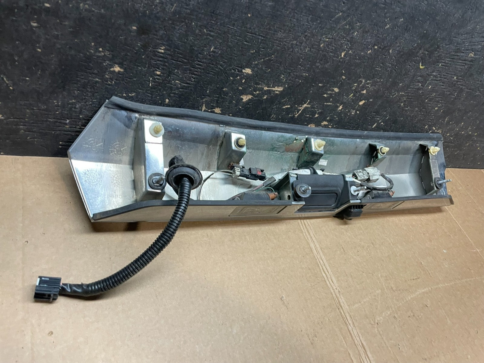 2010-2015 Gmc Terrain Lift Gate Handle Trim Back Up Camera 20942264 Z5737 DG12