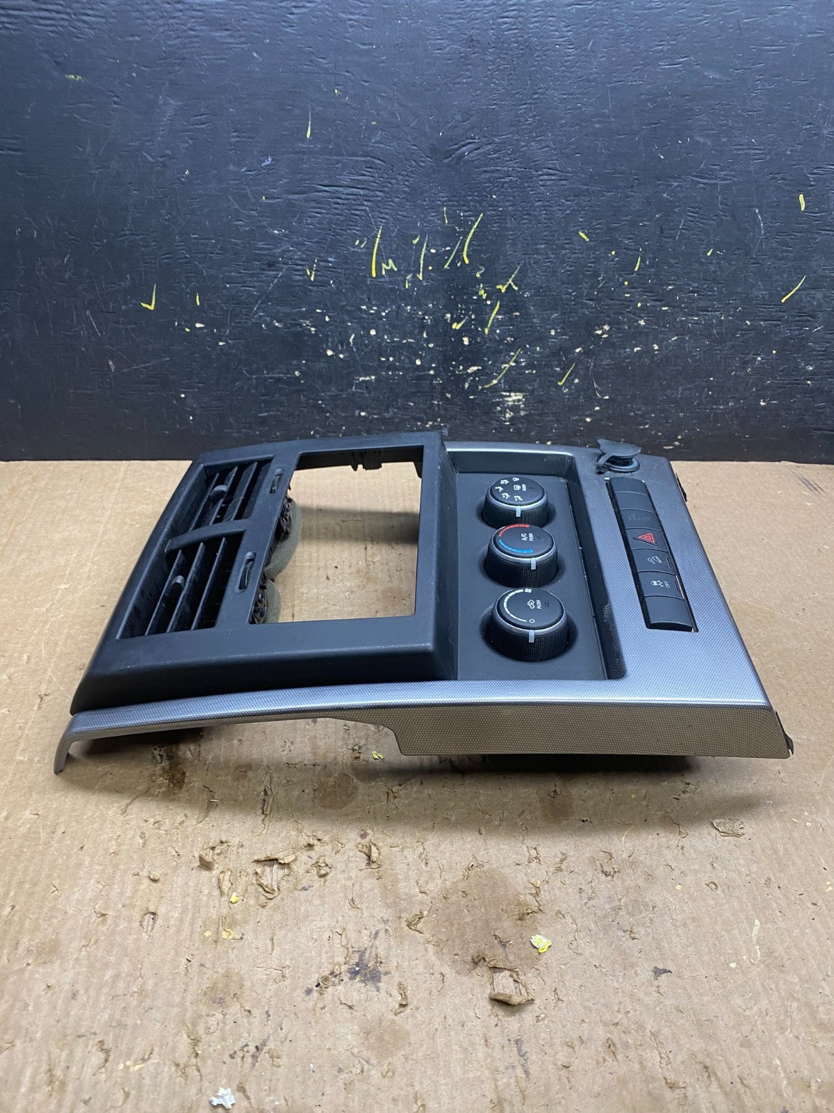 2008 to 2012 Jeep Liberty Dash Climate Temperature Control Radio Bezel Z7243 DG1