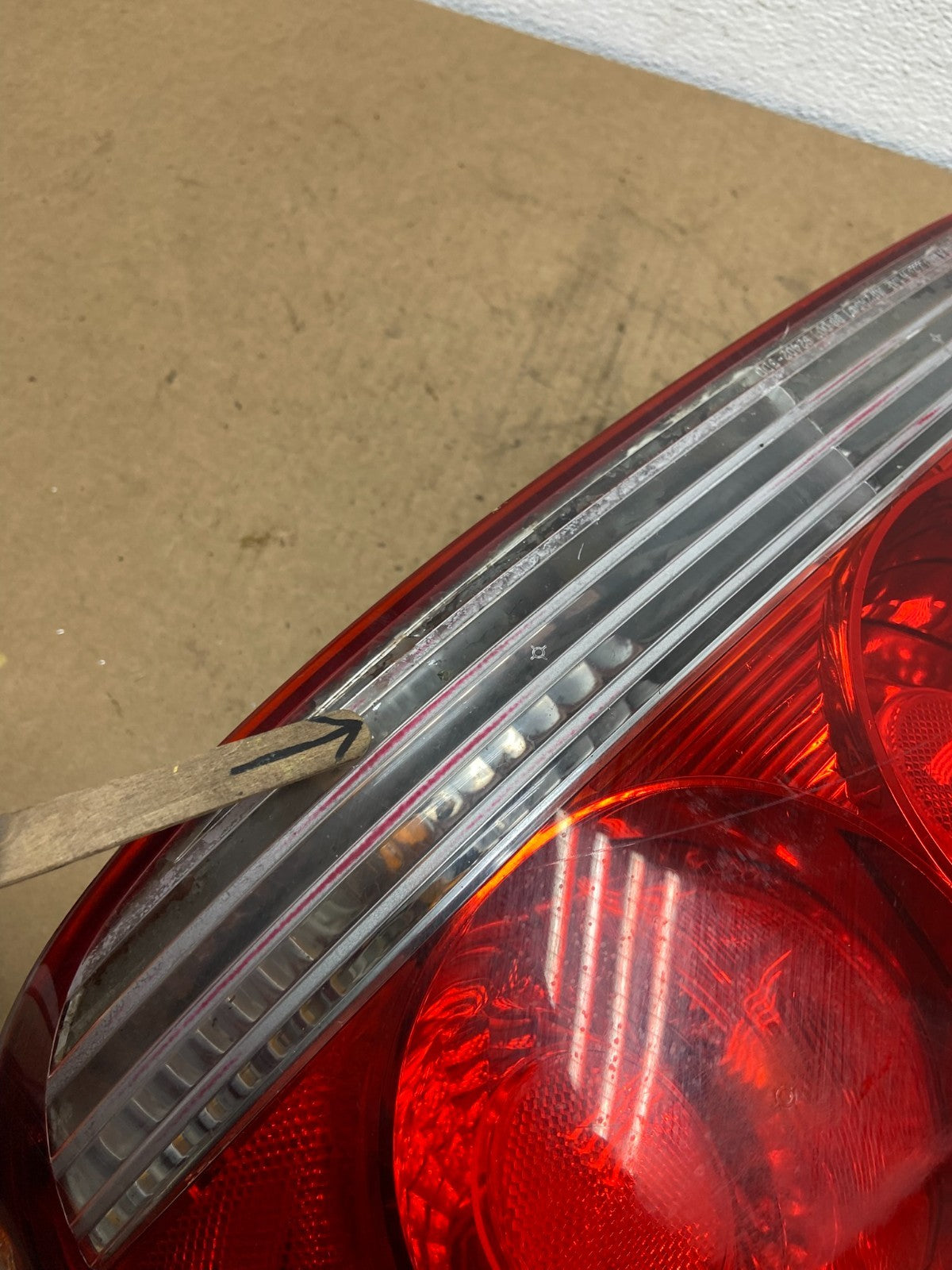 2002 - 2005 Hyundai Sonata Right Passenger RH Side Tail Light OEM AC3142 DW6