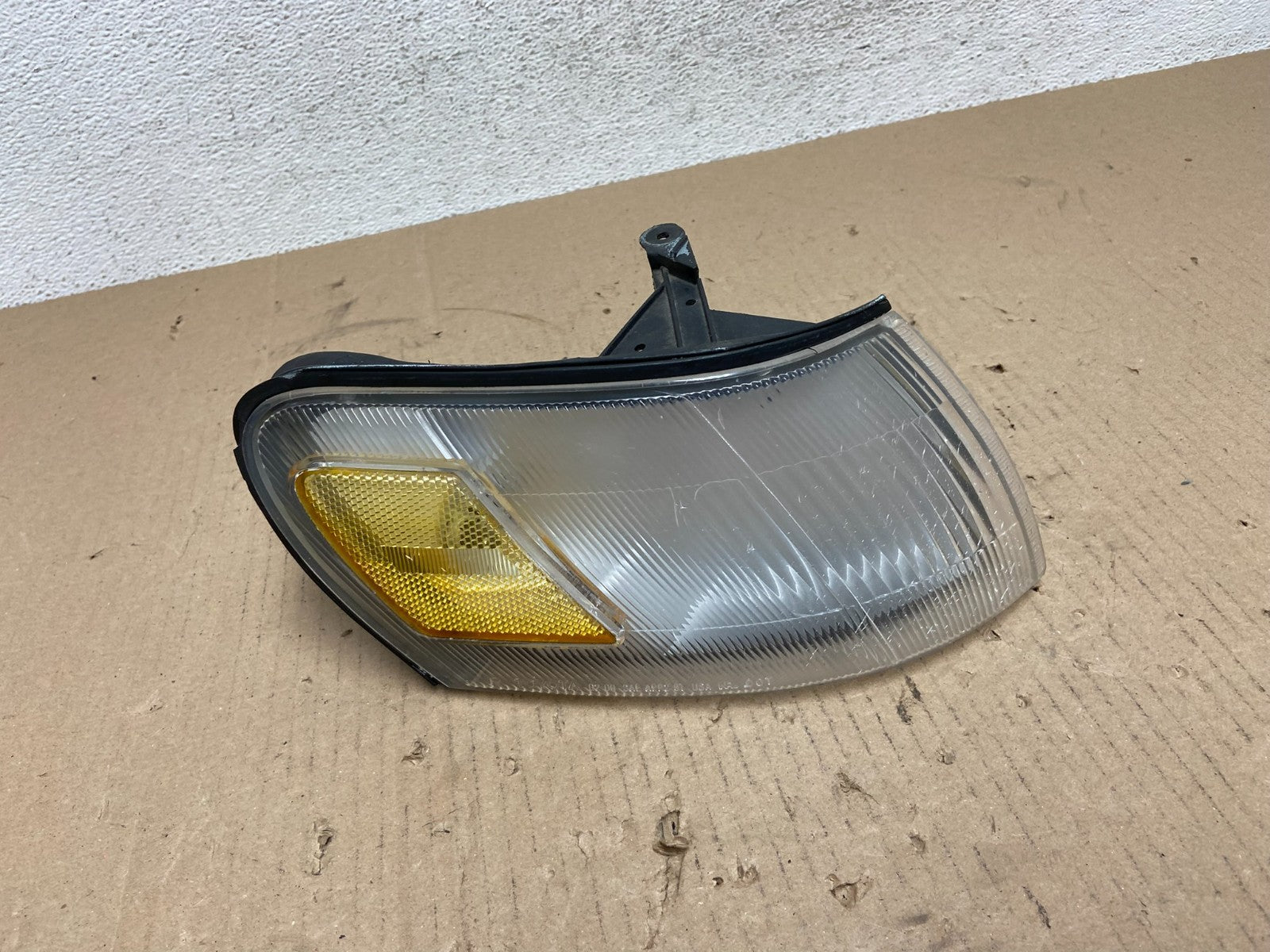 1993 to 1997 Toyota Corolla Right Passenger Corner Marker Turn Signal AE7304 DW0