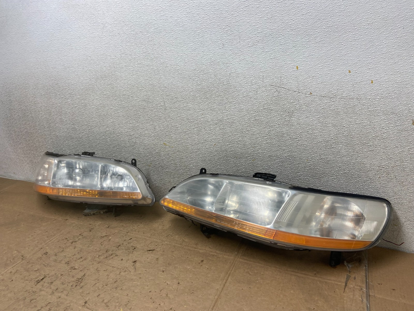 1998 to 2002 Honda Accord Left+Right Set Side Headlights Y8350 DW1