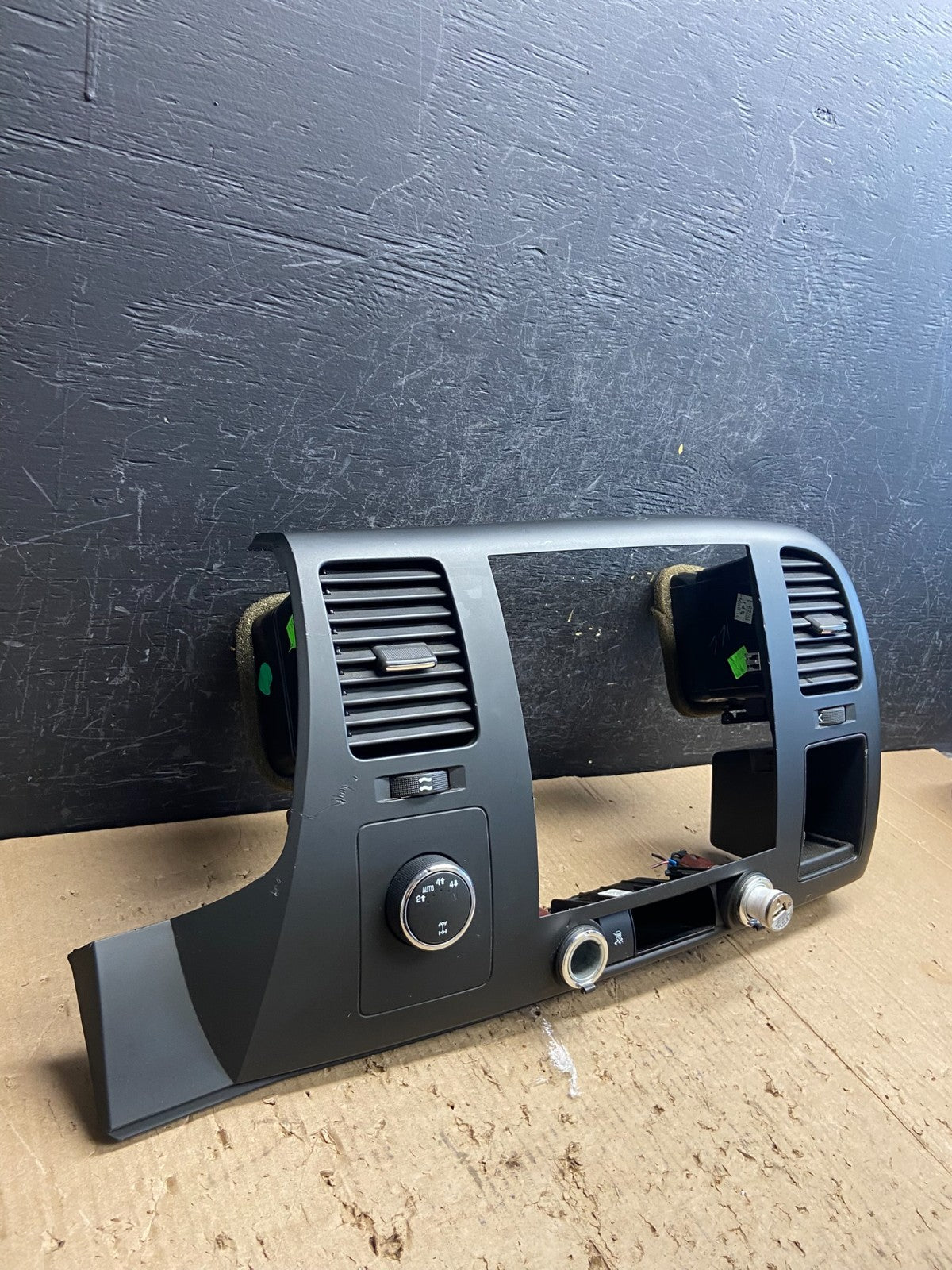 2007 to 2014 Silverado Sierra Center Console Radio Bezel Air Vents AF1649 DG3