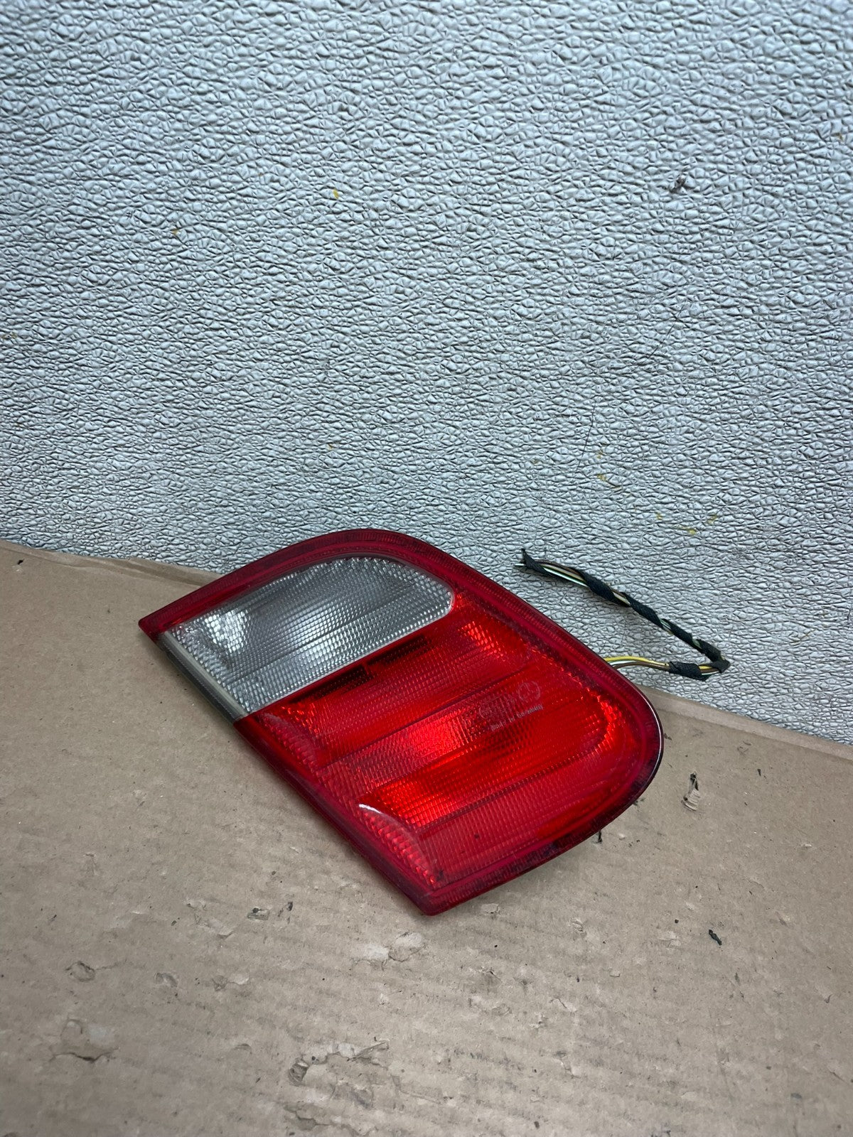 1998-2003 Mercedes Benz CLK Inner Left Driver LH Side Tail Light Lamp AB0068 LK2
