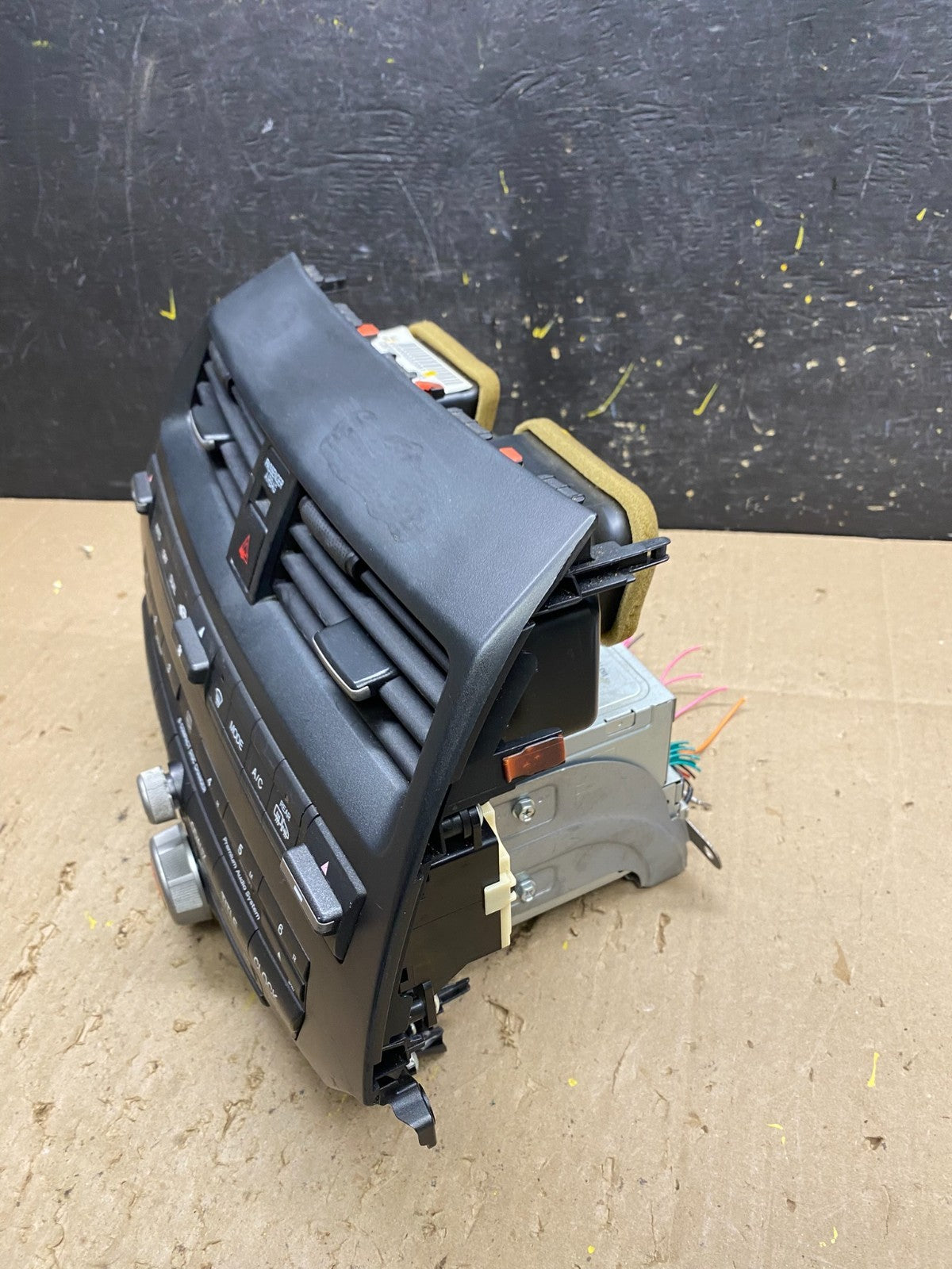 2008 - 2012 Honda Accord Front Radio Control AM./FM CD Climate Control AE1729 DG4