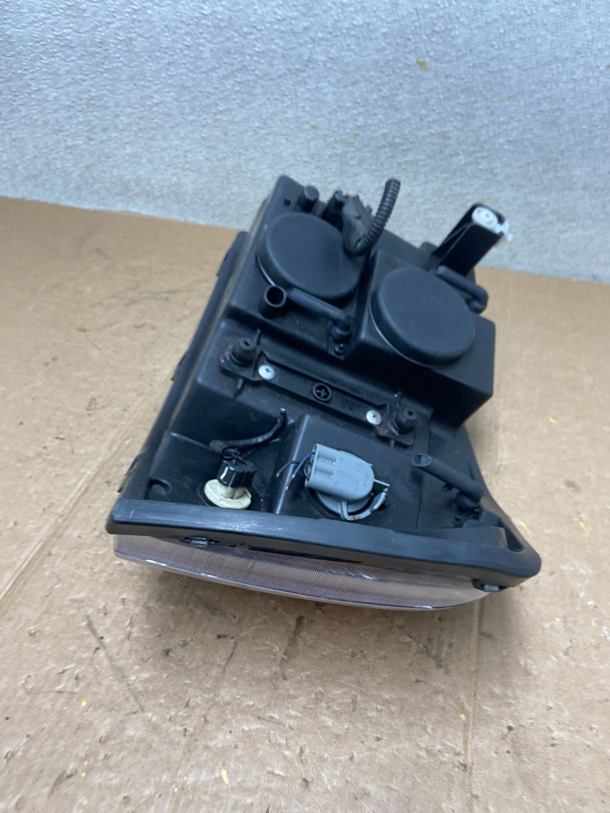 2002 to 2009 Gmc Envoy Right Passenger RH Side Headlight Halogen AA2711 PS6