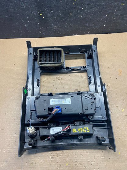2008 to 2012 Jeep Liberty Dash Climate Temperature Control Radio Bezel Q9763 DG5
