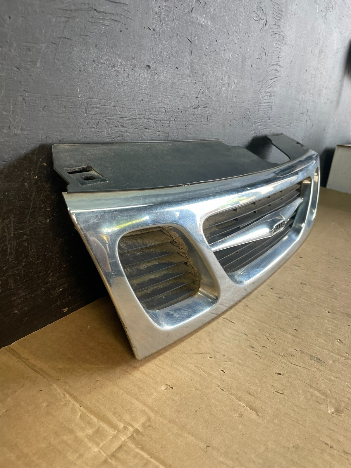 1999 to 2001 Saab 9-3 Front Upper Grille Grill AD5771 DG2