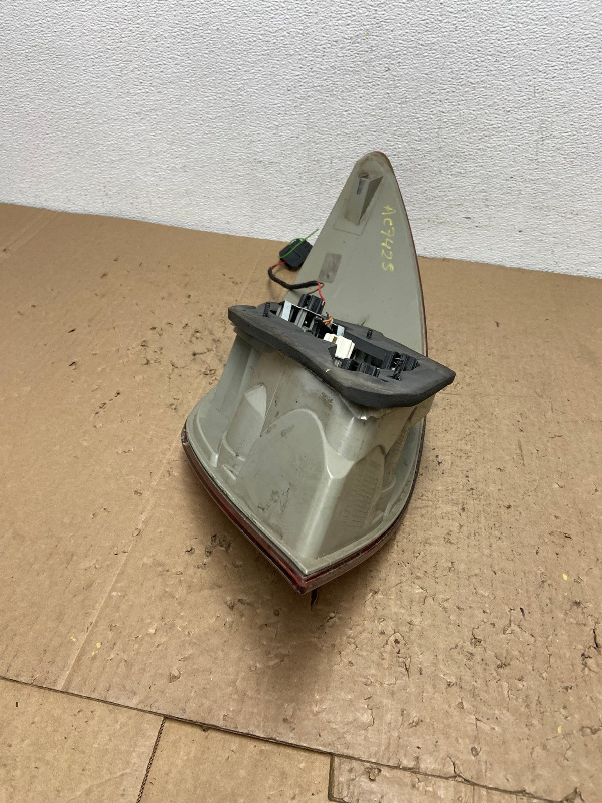 2006 to 2010 Mercedes W251 R-Class Left Driver LH Side Tail Light AC7425 LK6