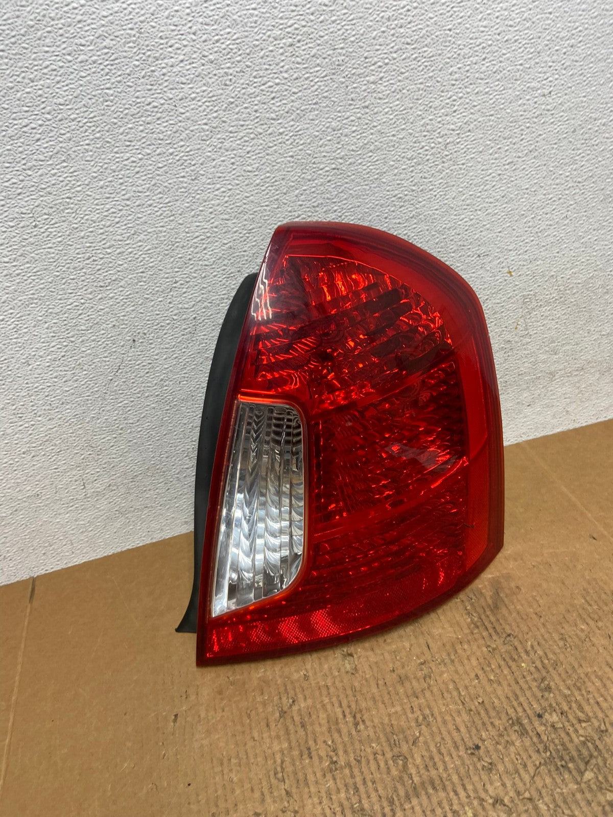 2006-2011 Hyundai Accent Sedan Right Passenger Side Rh Tail Light AE1566 LK2
