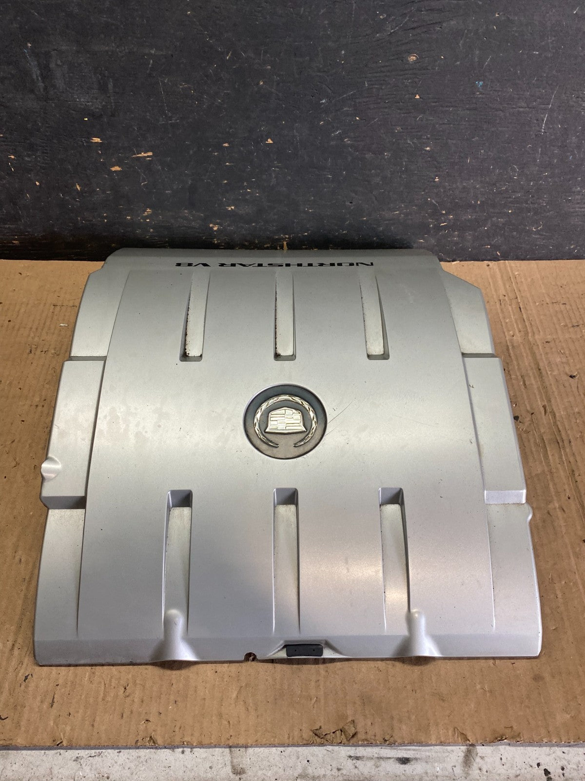 1997 to 2004 Cadillac Deville Seville Northstar Engine Motor Cover Q0297 DG1