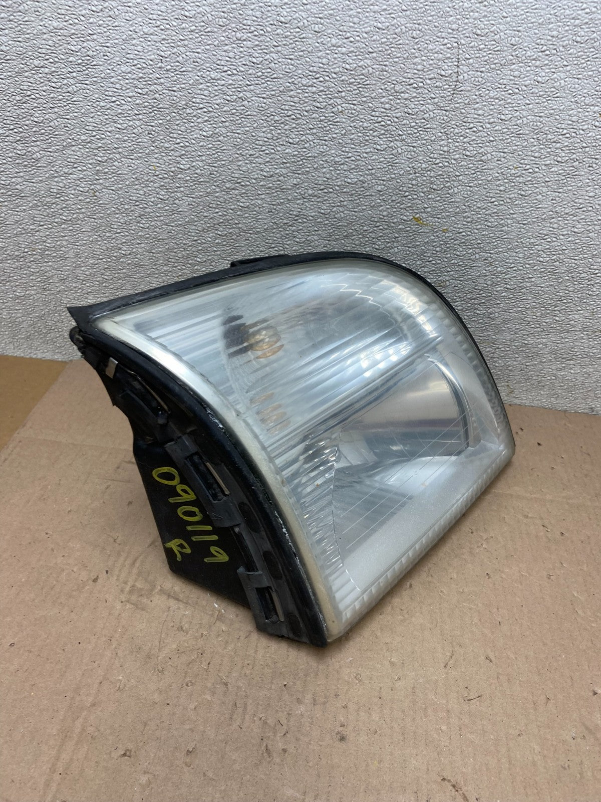 2002-2005 Mercury Mountaineer Right Passenger Halogen Headlight Oem AA0410 DW2