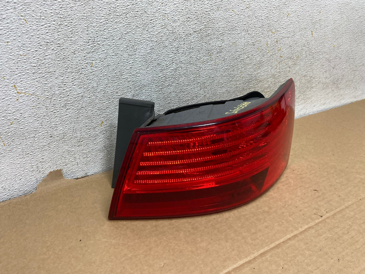 2009 to 2010 Hyundai Sonata Right Passenger Side Tail Light AH7745 LK1