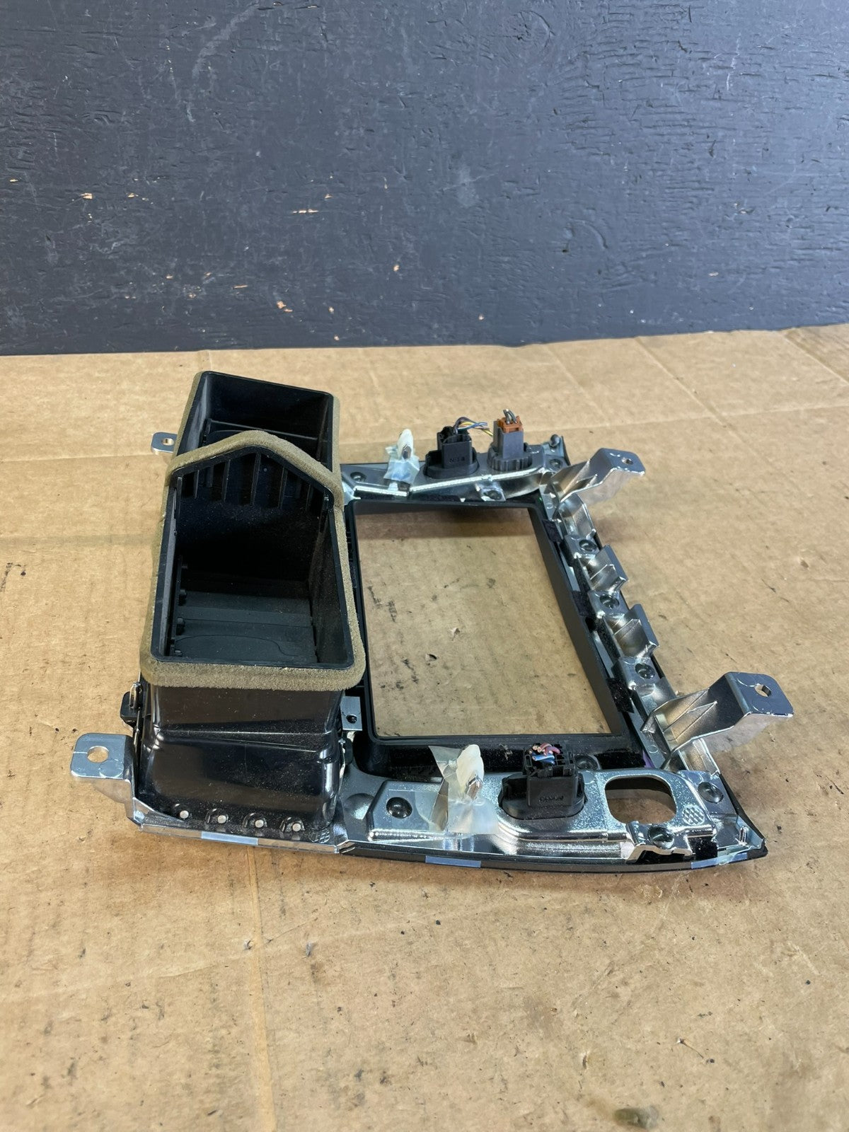 2010 - 2012 Lincoln Mkt Center Dash Gps Radio Bezel Panel Air Vent AC5228 DG9