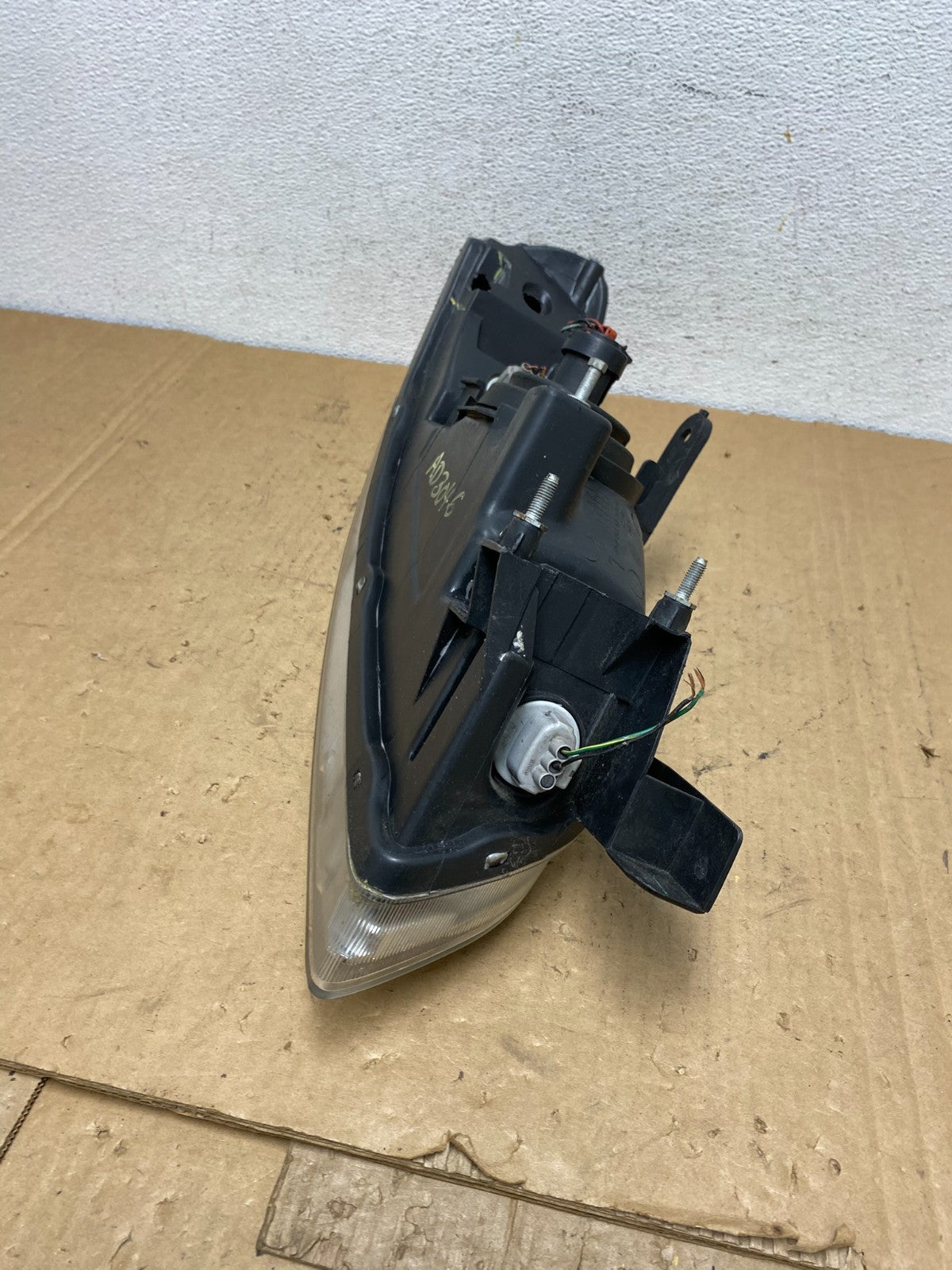Sedan 2000 2001 Nissan Altima Headlight Left Driver LH AD3046 DW7