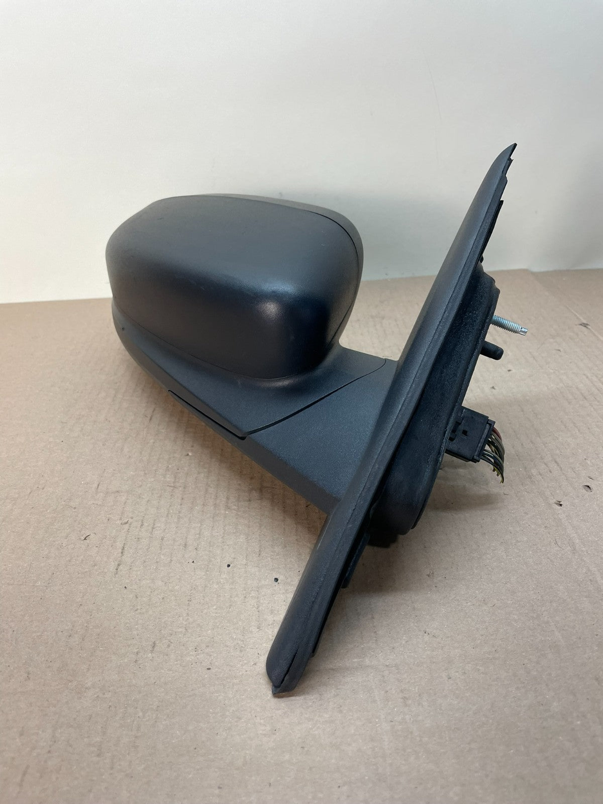 2010 to 2018 Ford Taurus Right Passenger View Door Mirror AI8735 DG1
