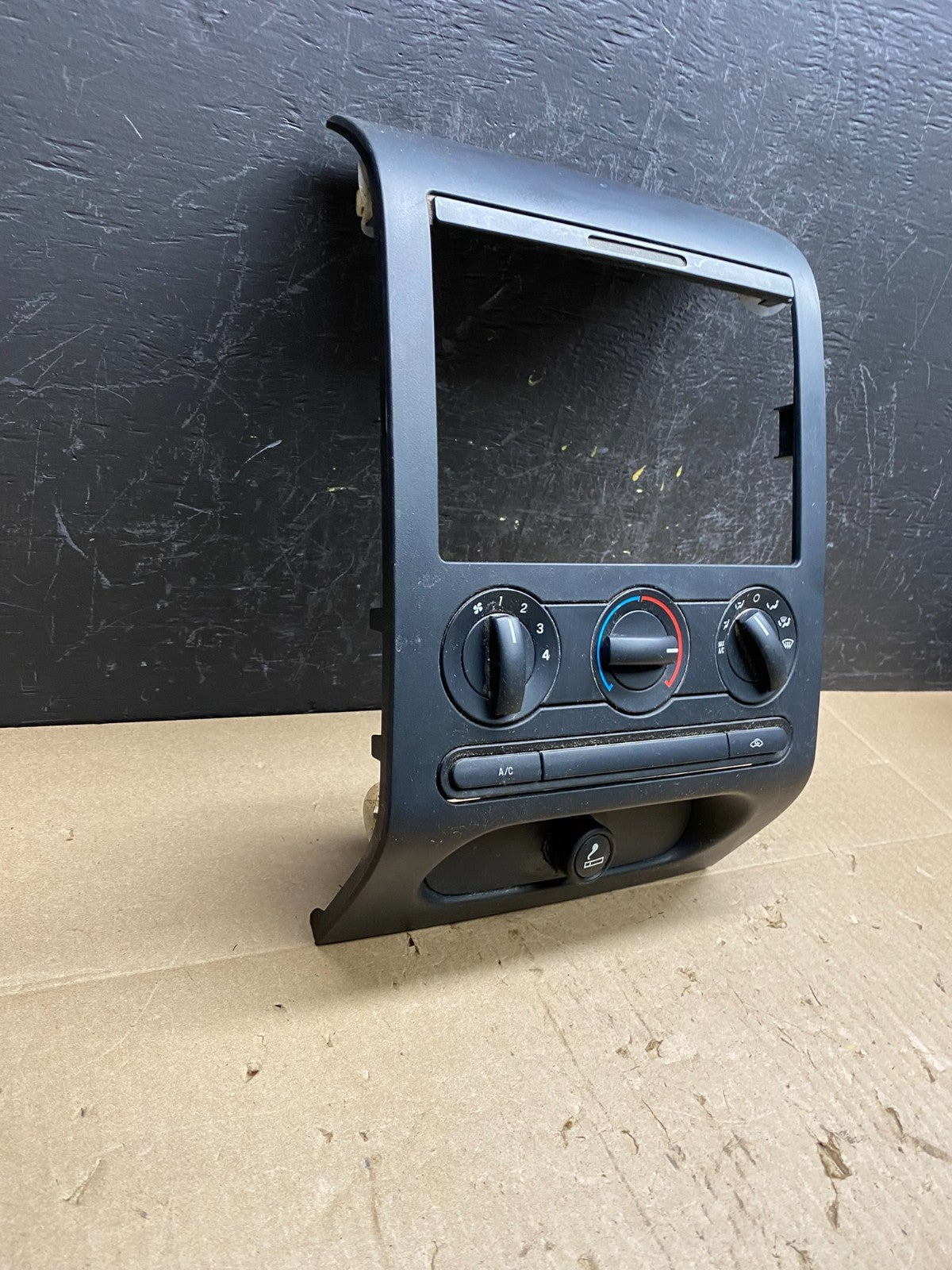 2004 to 2008 Ford F150 Radio Climate Dash Bezel Surround Black AC6543 DG2
