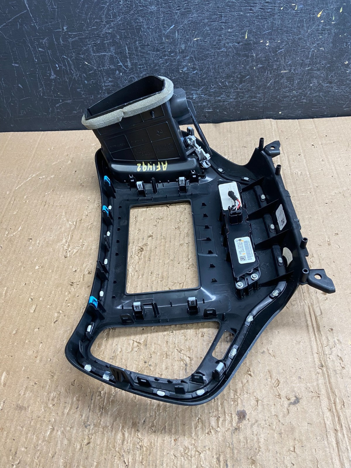 2014 to 2020 Jeep Cherokee Center Radio Climate Control Vent Bezel AF1492 DG4