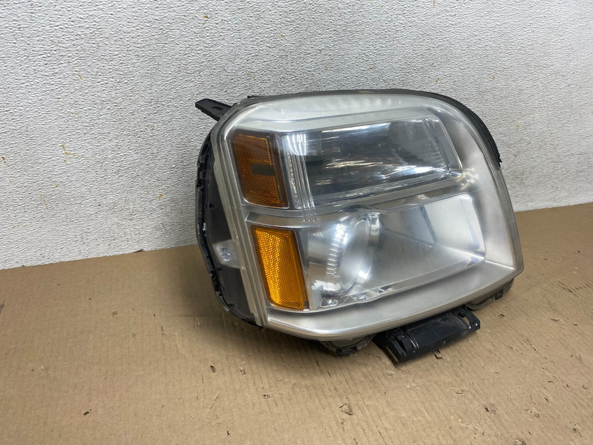 2010 to 2015 GMC Terrain Halogen Passenger Right Rh Side Headlight AH5854 DW1