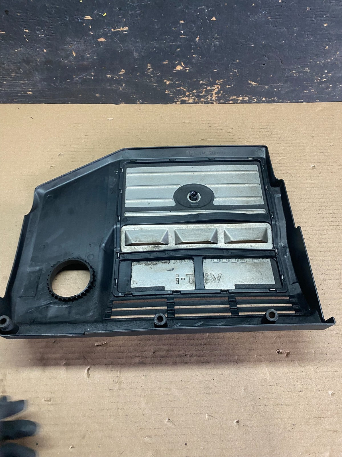 2000 to 2004 Toyota Sienna Highlander 3.0L  Top Engine Cover Lid OEM S1233 DG5