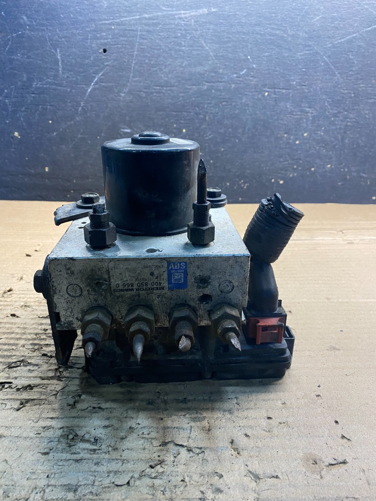 Wabco ABS Pump Hydraulic W/ Module P/N 4460470002 aa32311