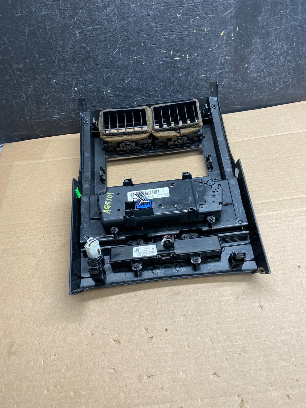 2008 to 2012 Jeep Liberty Dash Climate Temperature Control Radio Bezel AG5101 DG4