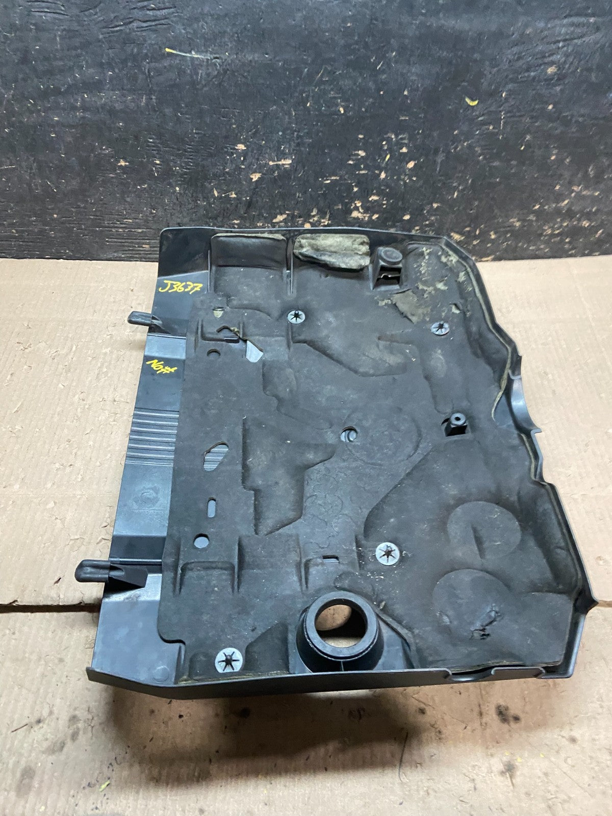 2008 to 2012 Cadillac CTS 3.6L Plastic Engine Cover Shield X7916 DG6