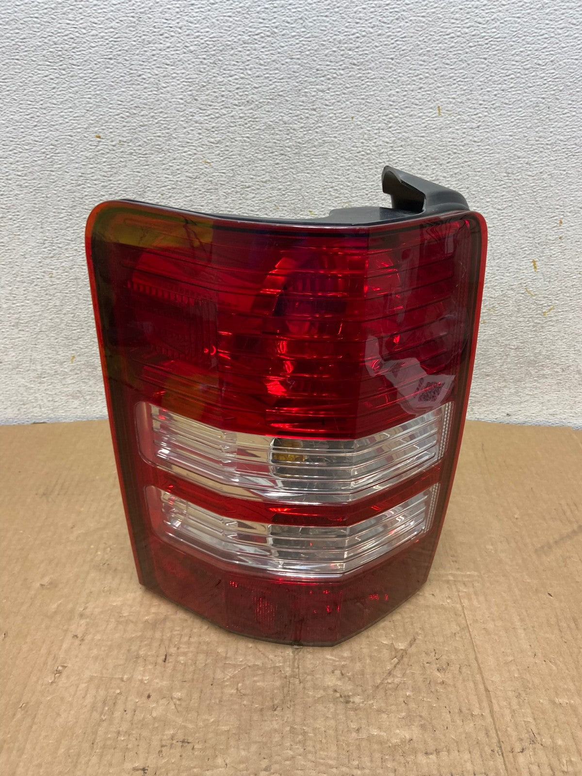2008 to 2012 Jeep Liberty Left Driver Side Lh Tail Light AI7856 LK0