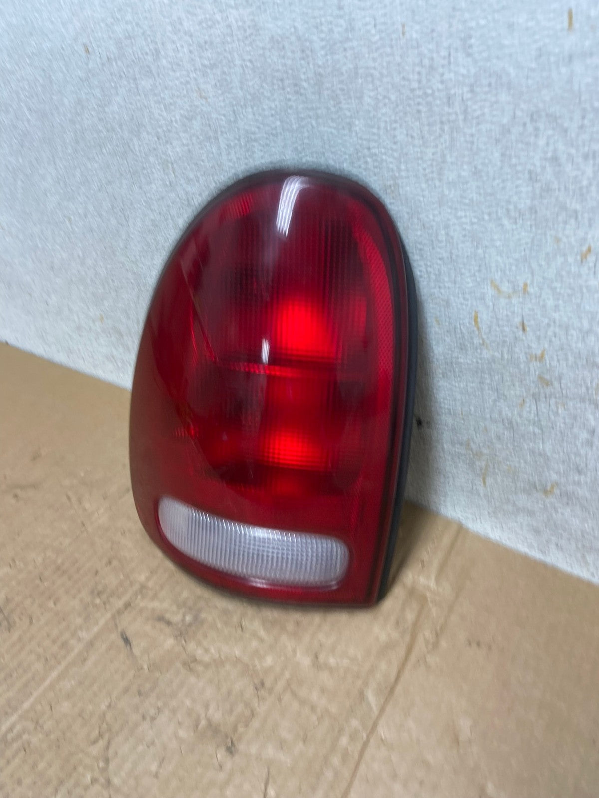1998 to 2003 Dodge Durango Tail Light Left Driver LH Side AI6822 LK1