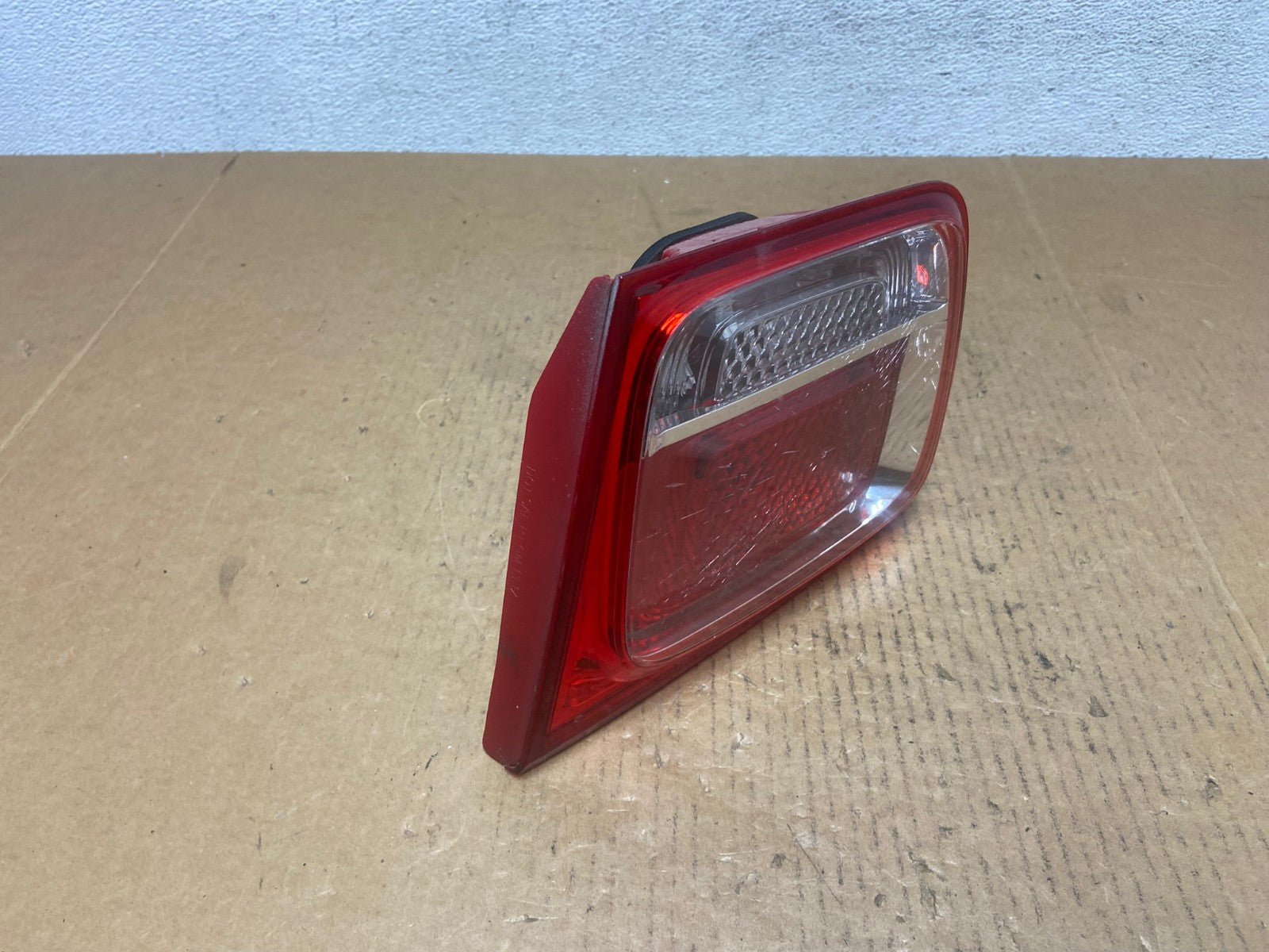 2013-2016 Chevrolet Malibu Right Passenger Rh Inner Tail Light AE0537 LK2