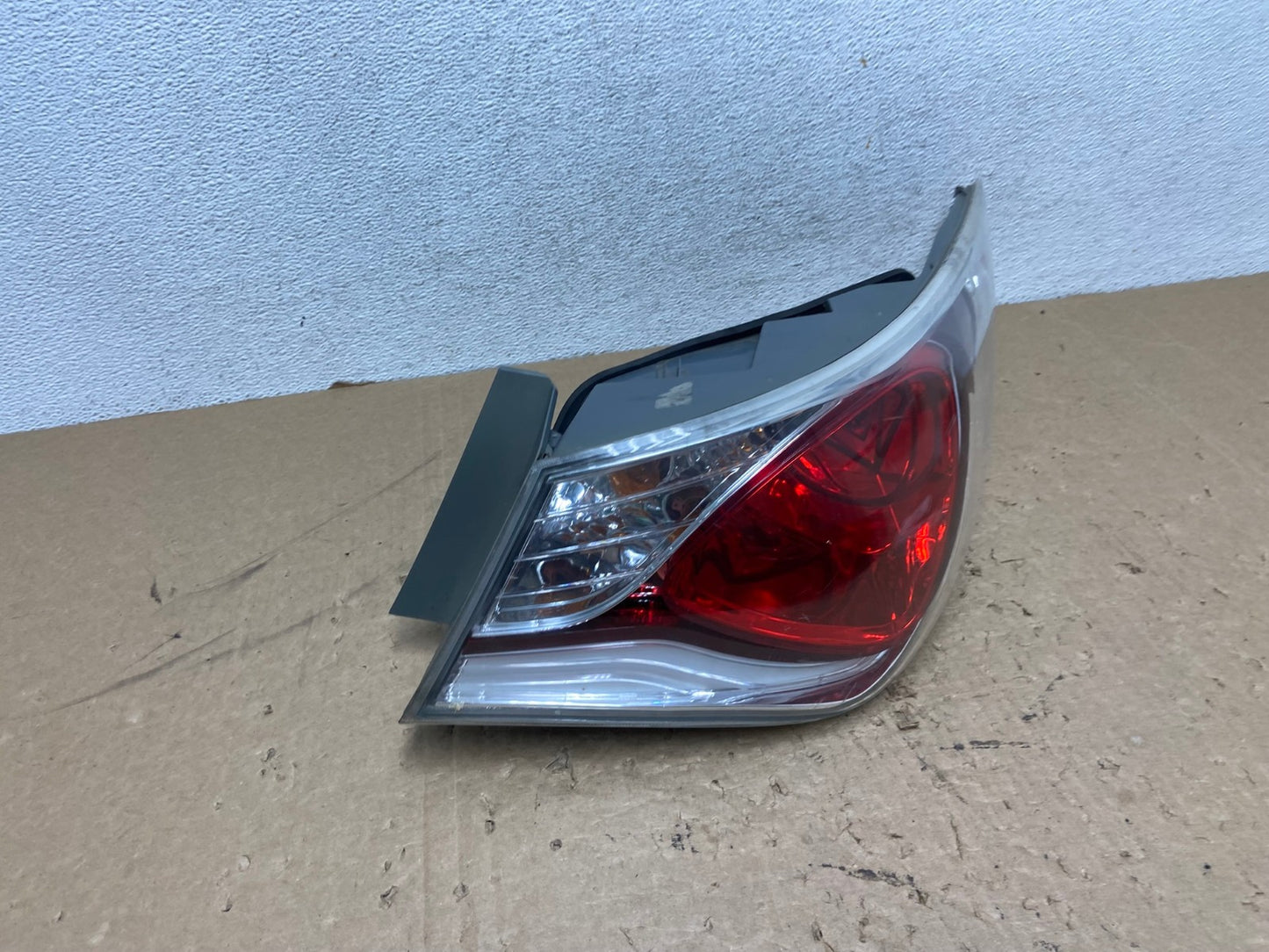 2011 - 2015 Hyundai Sonata Hybrid Right Passenger RH Tail Light AG1351 LK2