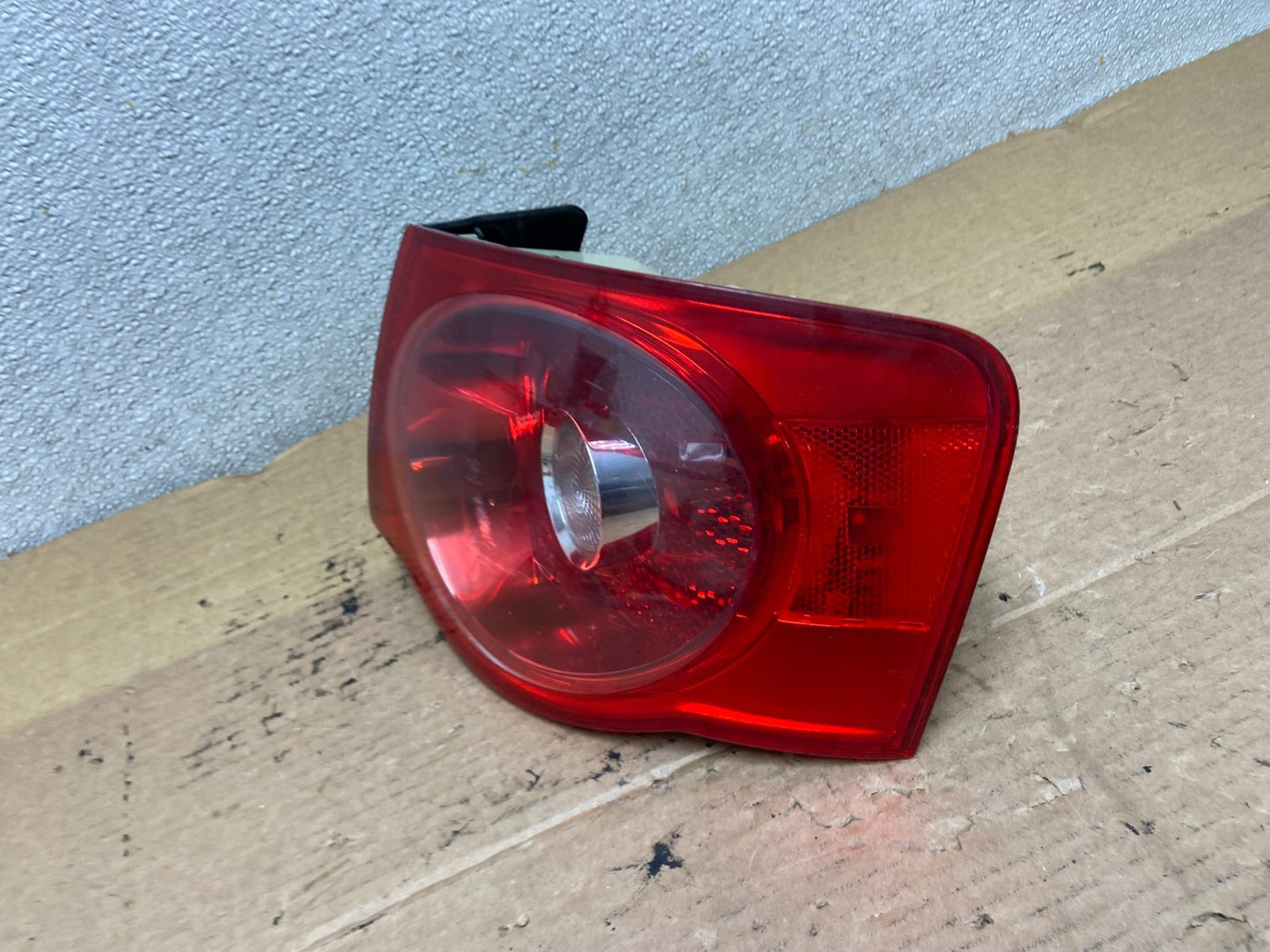 2005 2006 2007 Volkswagen Jetta Right Passenger Rh Side Tail Light AB5295 LK1