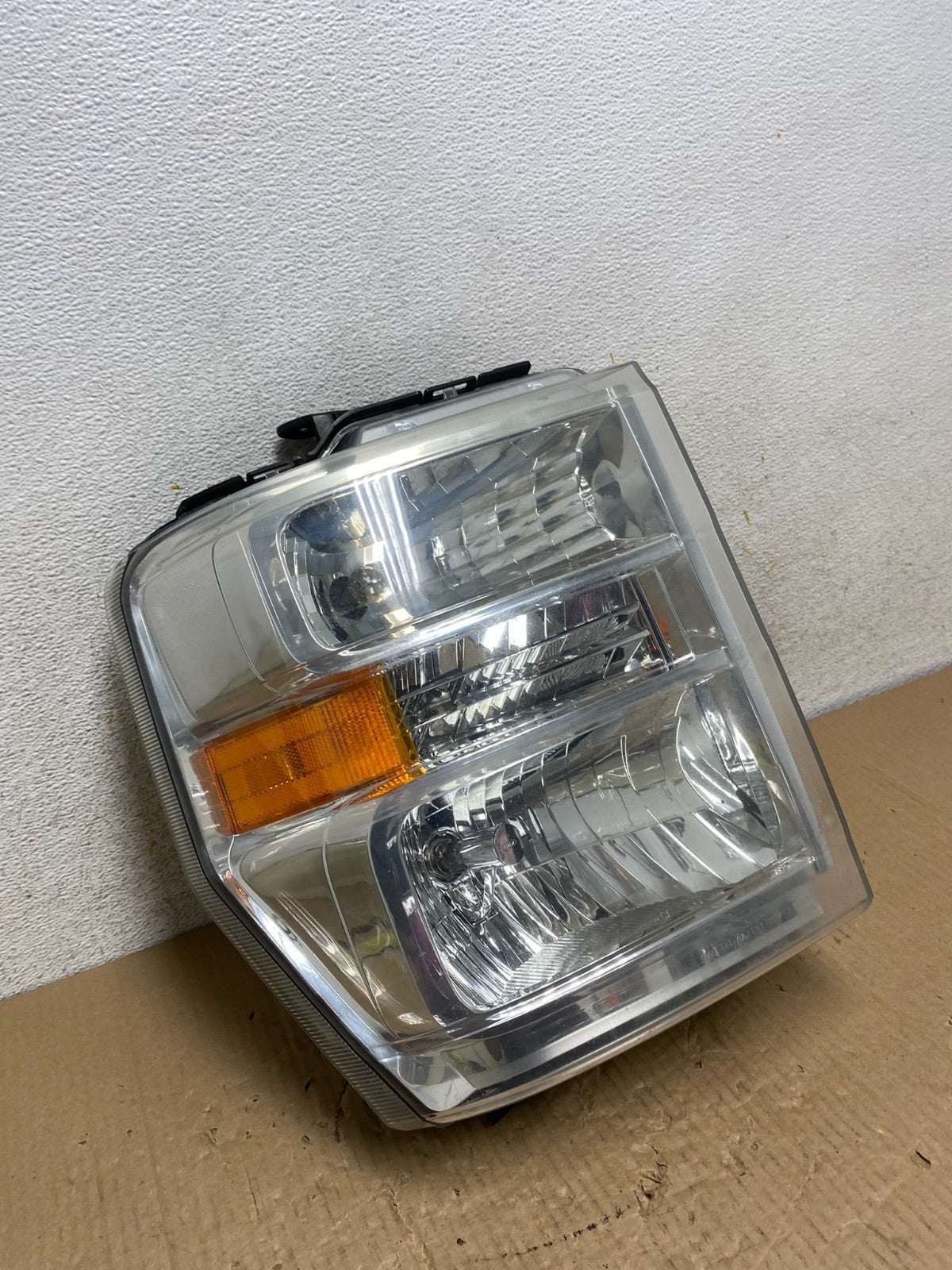 2008-2014 Ford Econoline E150 E250 E350 Right Passenger Headlight AI1271 DW2
