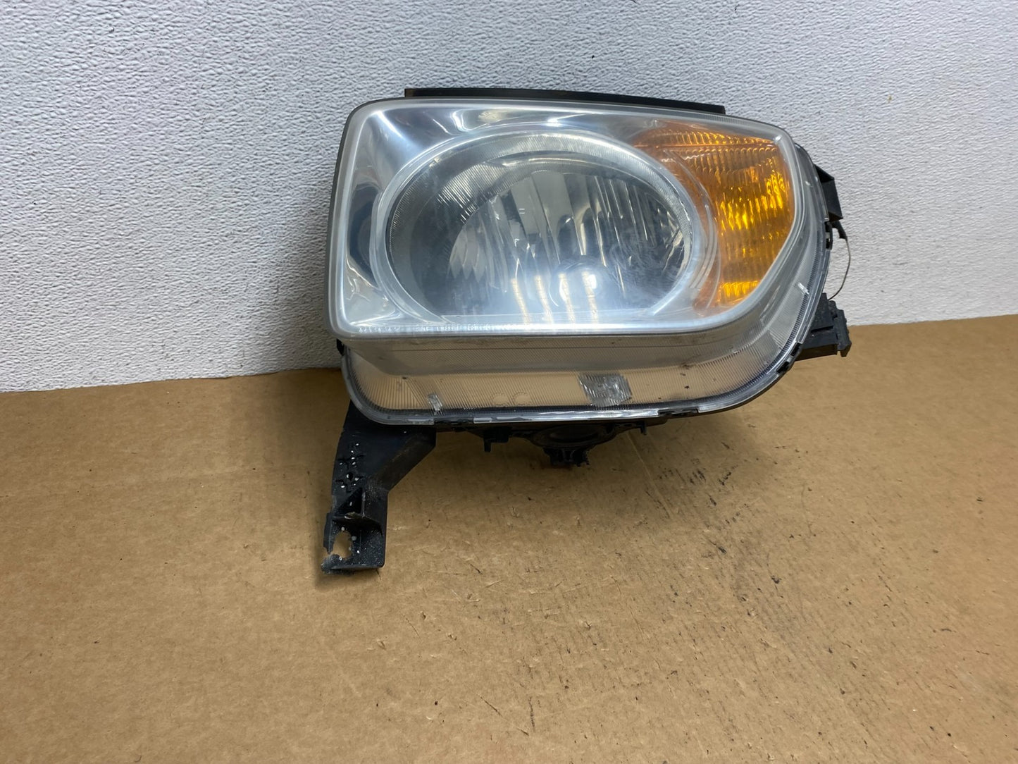 2003 to 2006 Honda Element Left Driver Lh Side Headlight AD4703 DW2