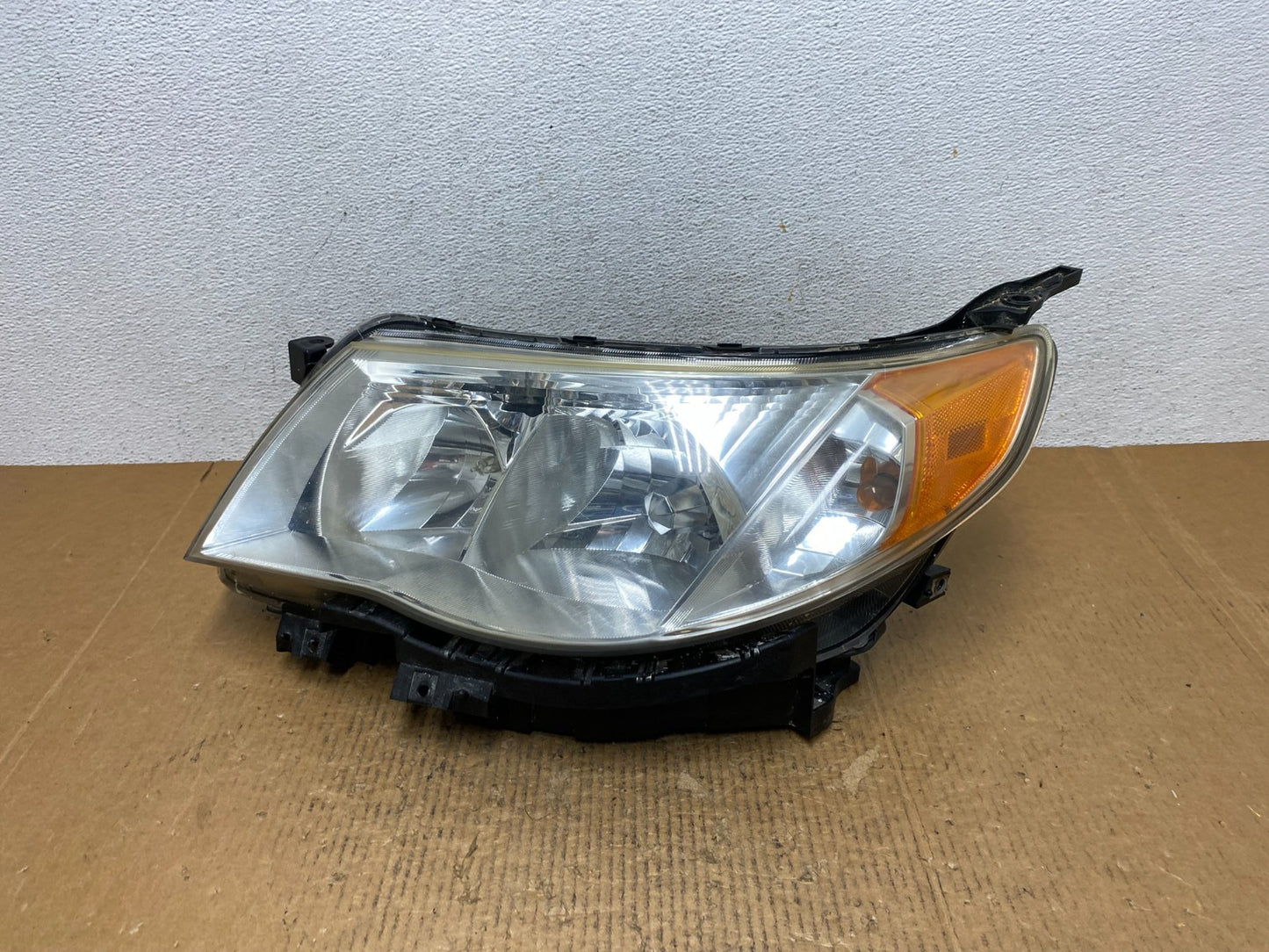 2009-2013 Subaru Forester Left Driver LH Halogen Headlight AE1621 DW0