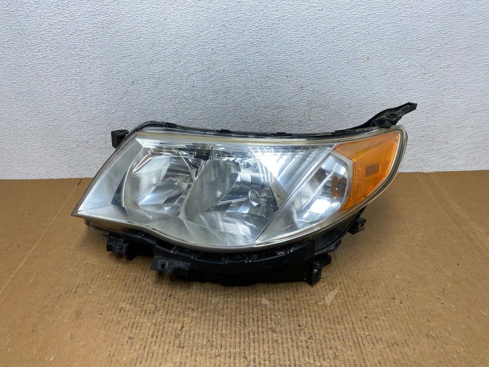 2009-2013 Subaru Forester Left Driver LH Halogen Headlight AE1621 DW0