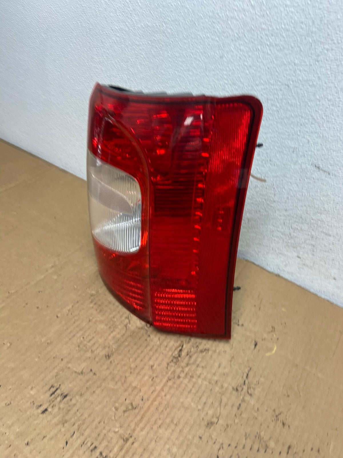 2011-2016 Chrysler Town and Country Right Passenger RH Tail Light AD1142 LK1