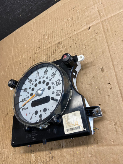2007 - 2010 Mini Cooper Speedometer Cluster Gauge AD1983 DG2