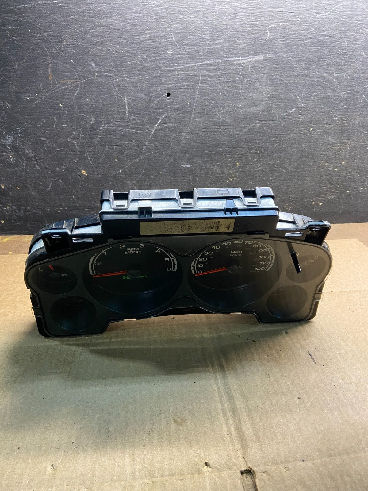 2008 to 2011 Chevrolet Tahoe Hybrid Cluster Gauge Speedometer Y7422 DG0